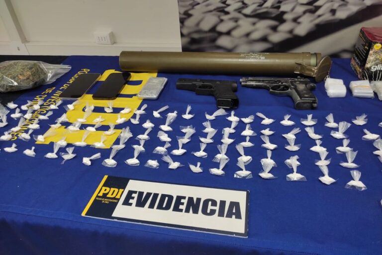 PDI Incauta 46 Millones En Efectivo Y Lanzacohetes Militar