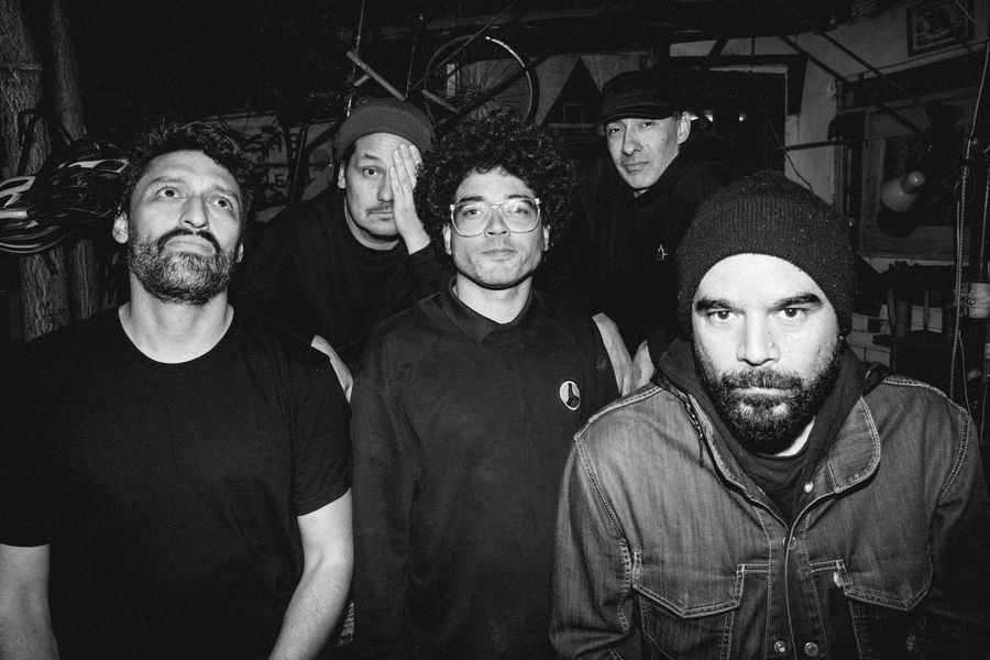 Cómo Asesinar a Felipes se renueva: tres puntas