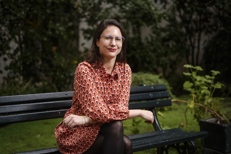 Irací Hassler rechaza los desórdenes ocurridos en las afueras de la Municipalidad de Santiago: “La violencia nunca va a ser el camino”