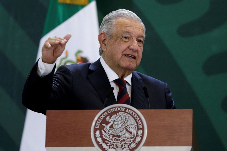 Juez congela contratación de 500 médicos cubanos por parte del gobierno mexicano