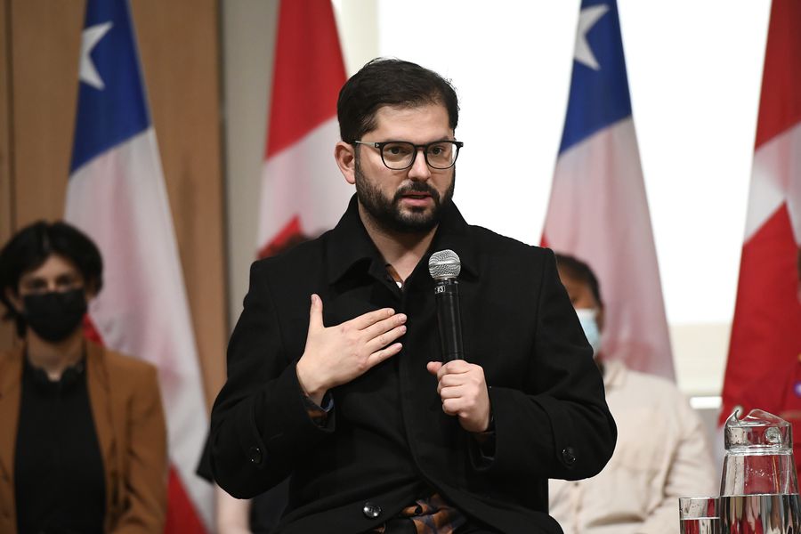 Expulsiones de migrantes irregulares: Boric asegura que se seguirán desarrollando, pero “a diferencia de antes, sin parafernalia”