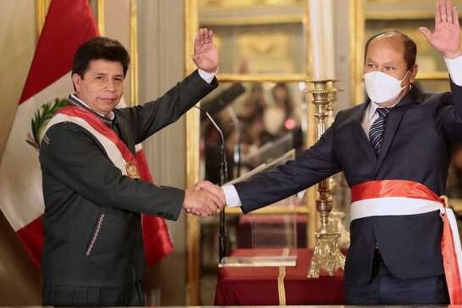 Ministerio del Interior de Perú ofrece recompensa para encontrar a exministro de presidente Castillo