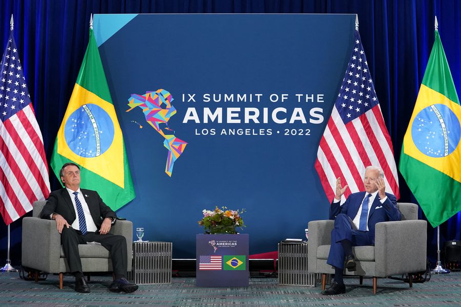 Biden evita desafiar a Bolsonaro sobre próximas elecciones en Brasil y manejo de la Amazonia