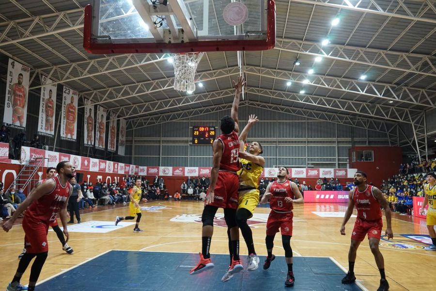 Finales de la LNB: Colegio Los Leones aprovecha la localía e iguala la serie ante la UdeC