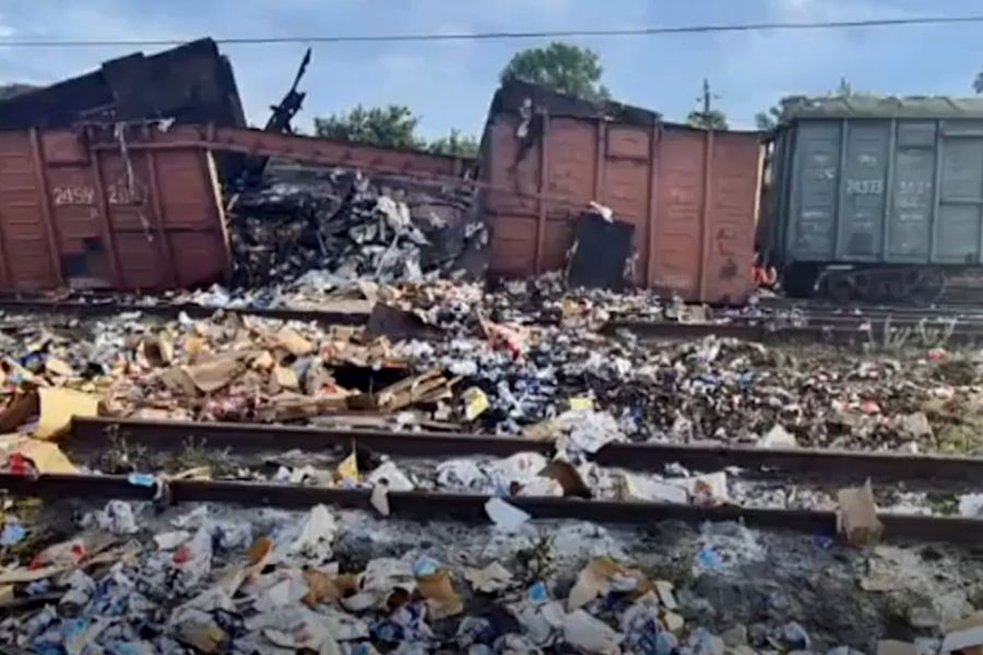 Un misil ruso impactó un tren cargado con alimentos