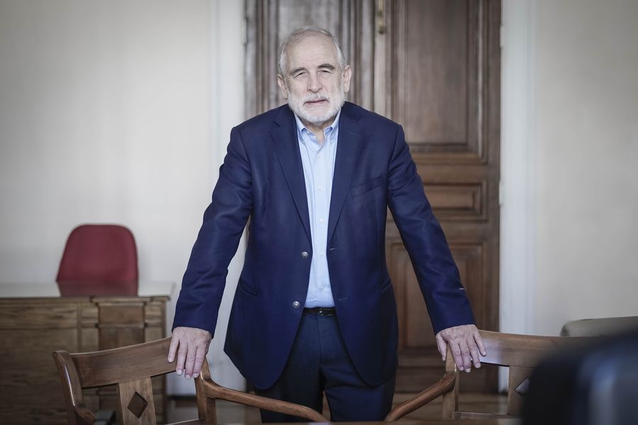 Ministro Montes (PS) tras críticas de senadores De Urresti y Espinoza a Giorgio Jackson: “Hay que pensar en las implicancias políticas de cada dicho”