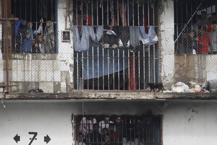 Extorsión en Santiago 1: juez descubre mafias que torturan a imputados primerizos y piden dinero a sus familias