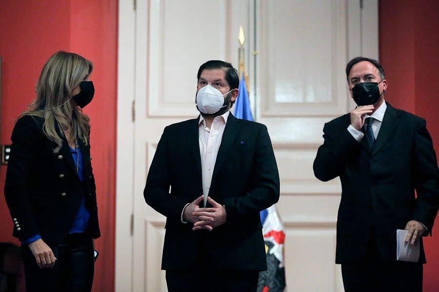 Columna de Josefina Araos: Contra el pensamiento mágico