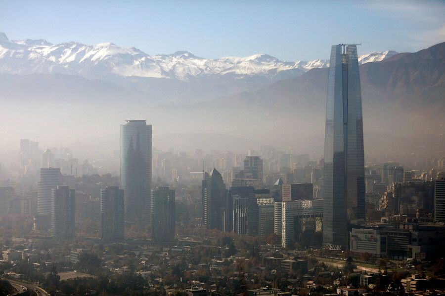 Decretan la cuarta preemergencia ambiental del año para este lunes en la Región Metropolitana