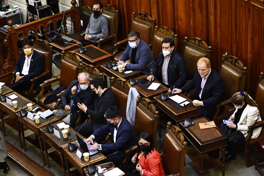 Nueva Constitución: sistema electoral se transforma en el principal nudo del acuerdo y partidos agendan bilateral