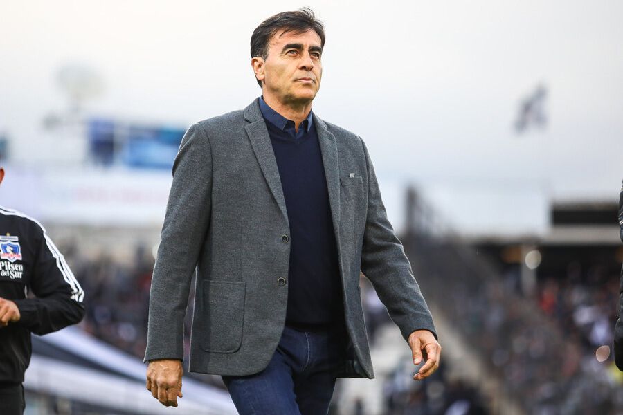 Gustavo Quinteros expone ante Blanco y Negro las bases del proyecto deportivo para la temporada 2023