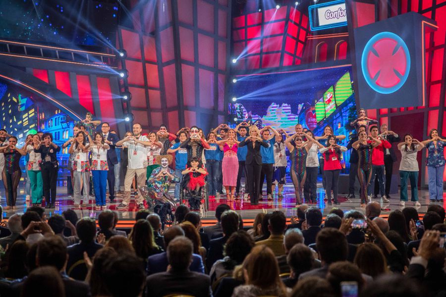 Teletón parte apelando a la gente joven con música urbana y sin la presencia de Don Francisco