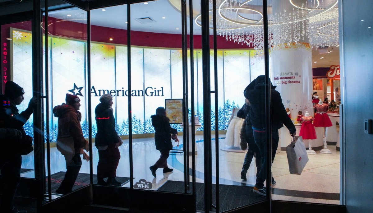 Confianza de los consumidores estadounidenses cae a un mínimo de cuatro meses en noviembre