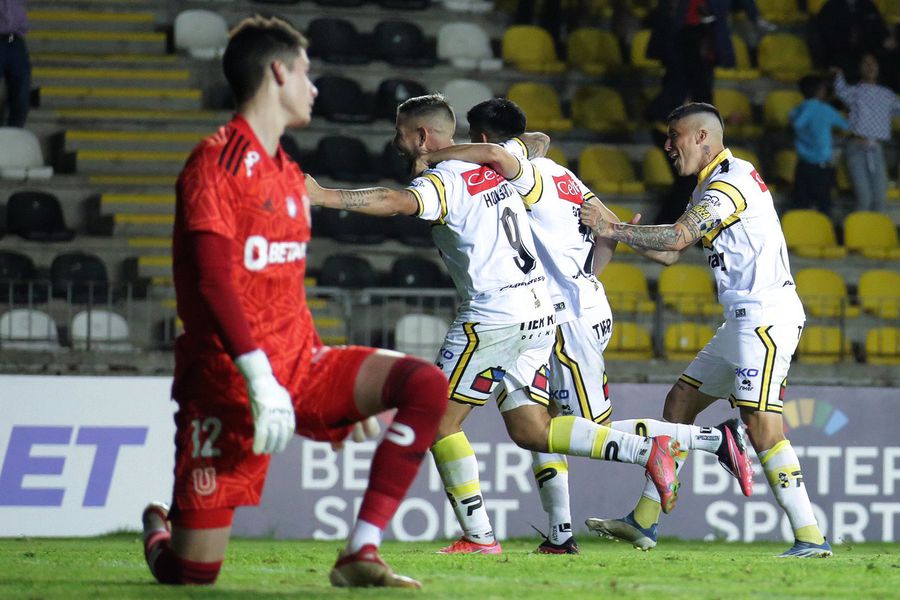 El primer tropezón del año: la nueva U de Pellegrino arranca con derrota en Coquimbo