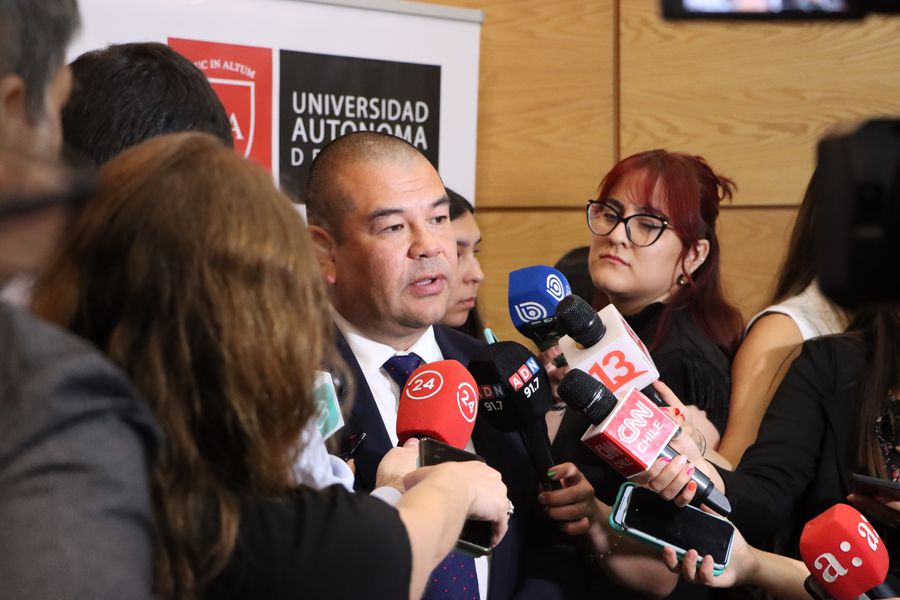 Superintendente de Salud afirma que “sería una locura” dejar caer el sistema de isapres “y no estoy loco”