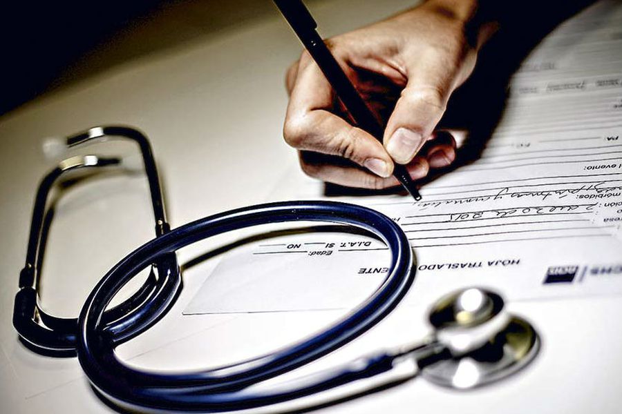 Licencias médicas subieron 15% en 2022 impulsadas por diagnósticos distintos de Covid-19 y totalizan casi 10,7 millones