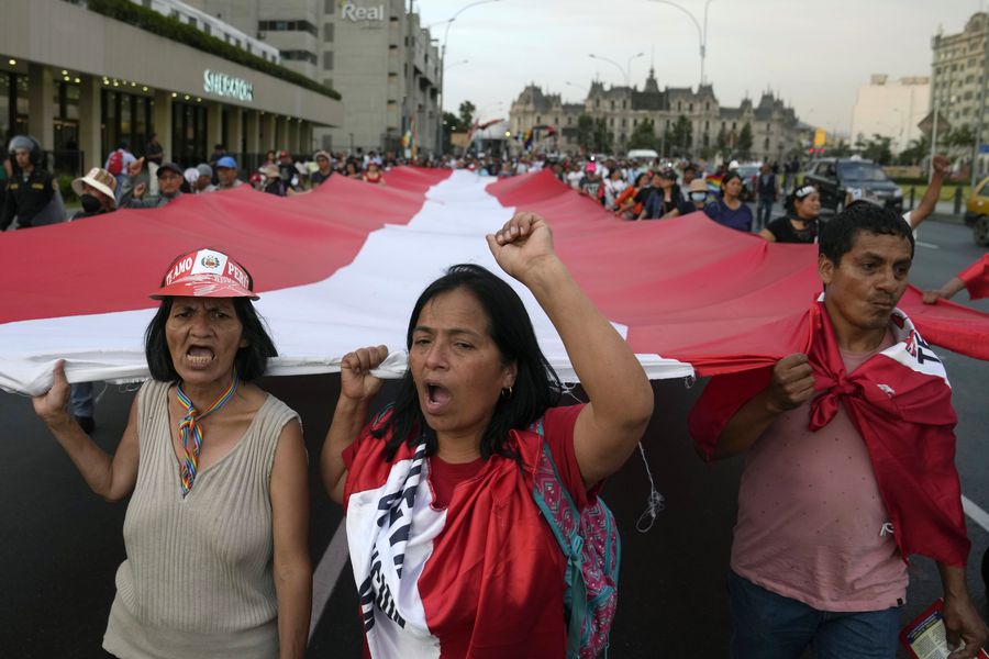 Boluarte se reúne con líderes religiosos de Perú en aras de promover la paz social en medio de las fuertes protestas