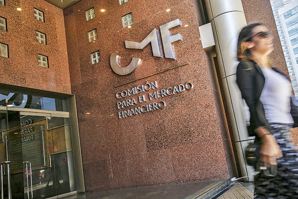 CMF sanciona a 13 administradoras de fondos privados por infracción a remisión de información continua