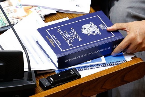 Congreso enfrenta al CNTV por franja televisiva para nuevo proceso constituyente