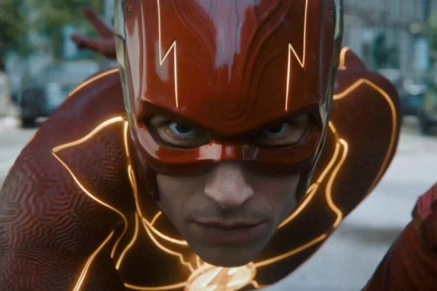 Ejecutivos de Warner Bros estarían dispuestos a continuar con Ezra Miller como The Flash tras la película del velocista
