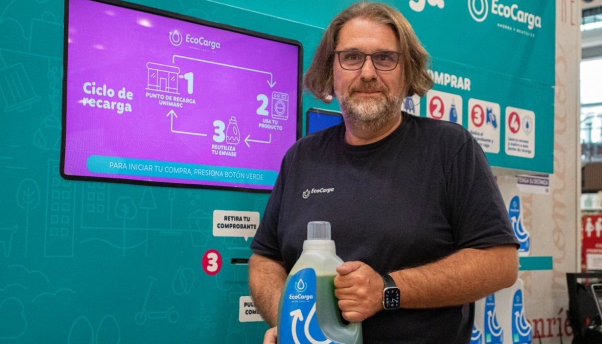 La nueva apuesta de EcoCarga: instalará máquinas dispensadoras de artículos de limpieza en el Metro y condominios