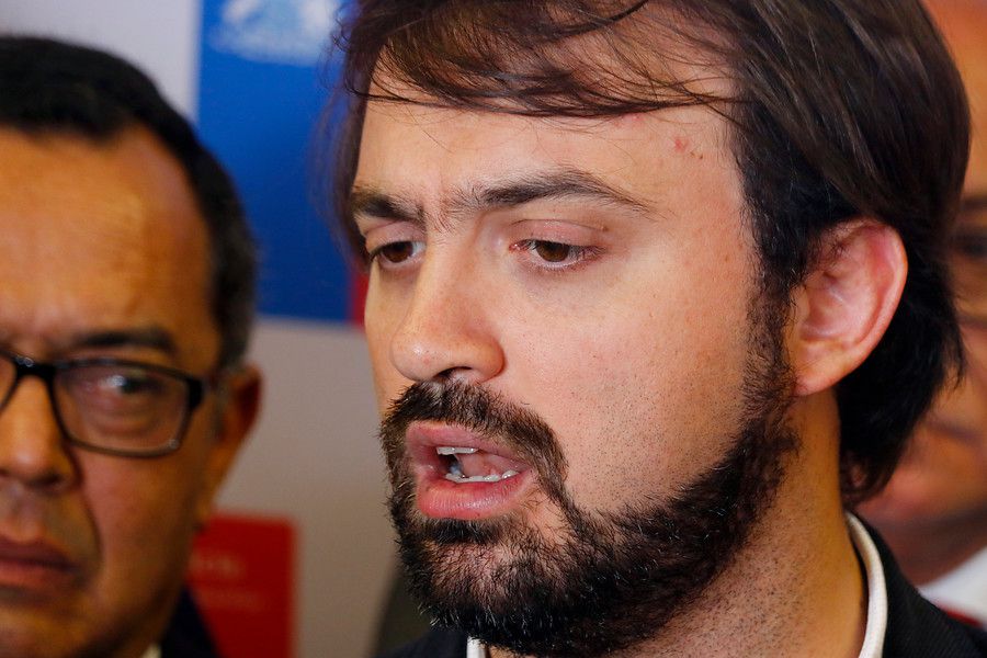 La ofensiva de Sharp por tren Santiago-Valparaíso: acusa “señal de abandono” a su comuna ante trazado solo hasta a Viña del Mar