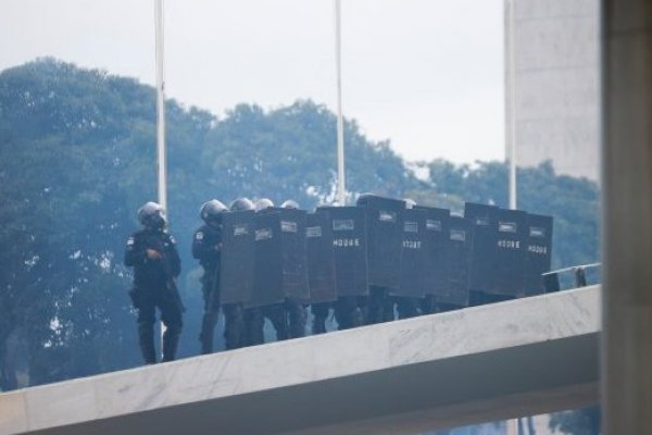 Lula decreta la intervención del área de seguridad de Brasilia