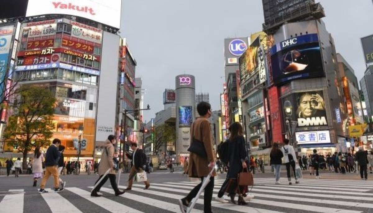 Plata para familias que quieren irse de Tokio