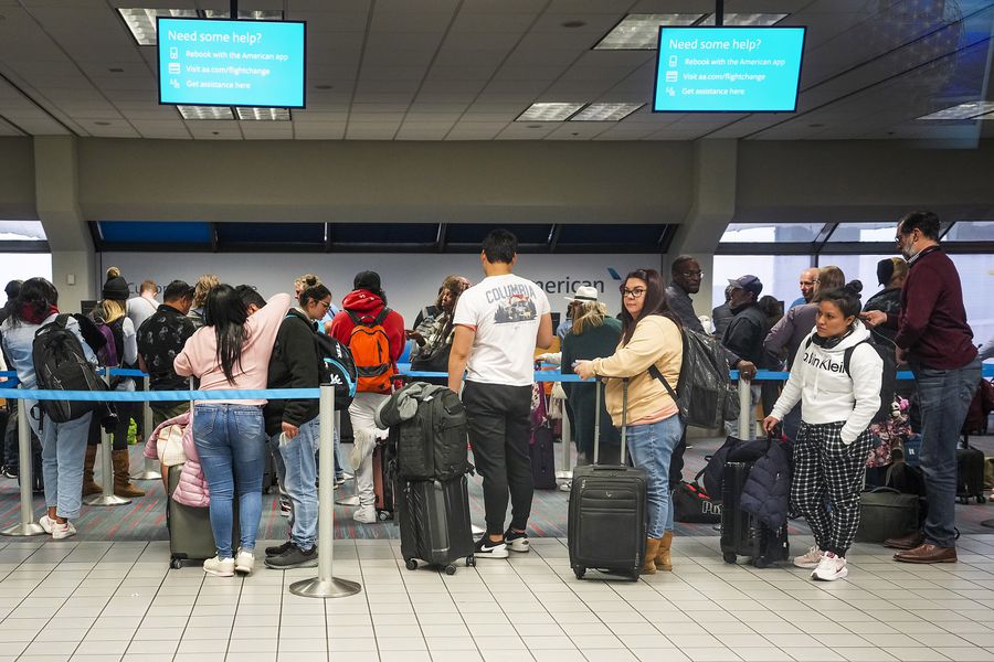 Tormenta invernal azota sur de EE.UU. por tercer día y provoca cancelación de miles de vuelos