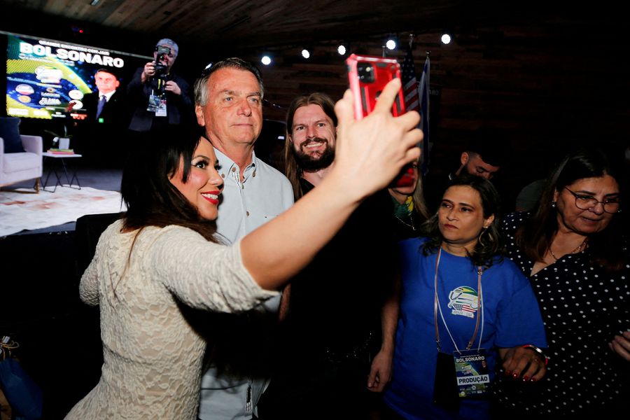 Escándalo en Brasil luego de que senador admitiera que Bolsonaro buscó convencerlo de dar un golpe de Estado