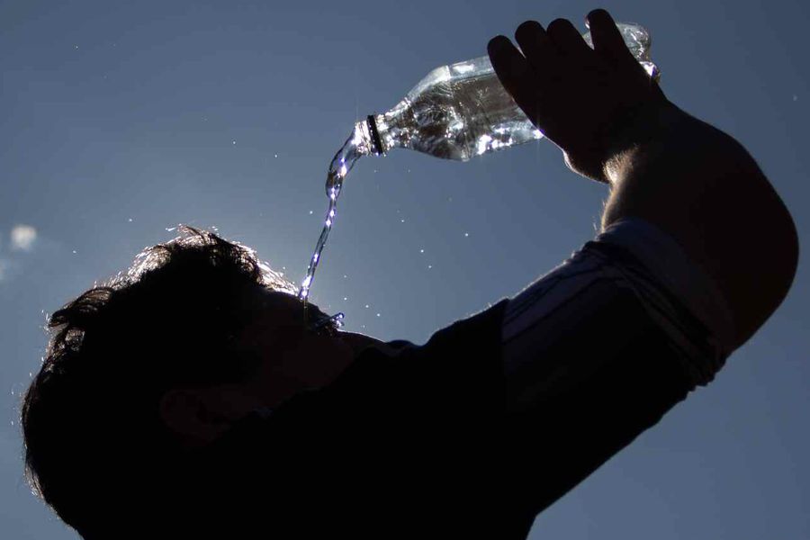 Qué es y cuáles son los síntoms de un golpe de calor