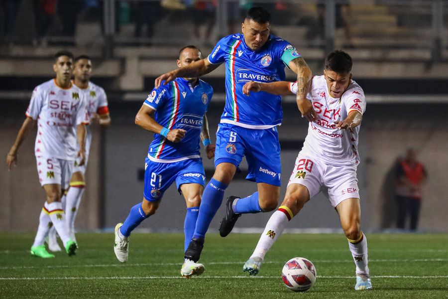 Audax Italiano y Unión Española abren la fecha con un empate