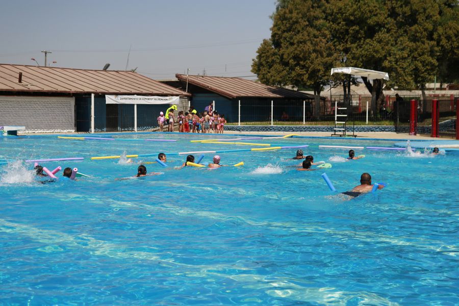 Adolescente de 15 años muere ahogado en piscina municipal de Pedro Aguirre Cerda
