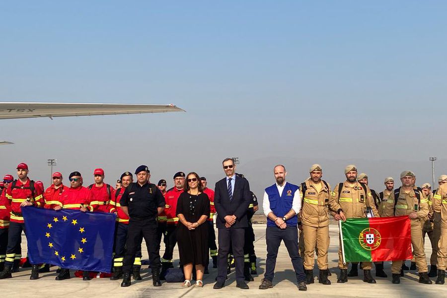Brigadistas portugueses llegan a Chile para ayudar a combatir los incendios forestales