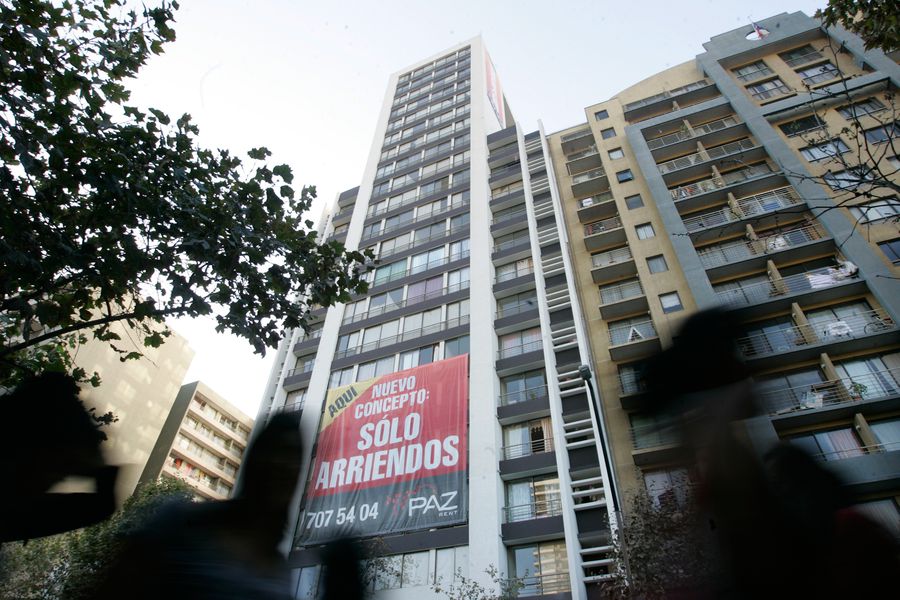 Oferta de viviendas en arriendo se duplicó en 2022 en Santiago