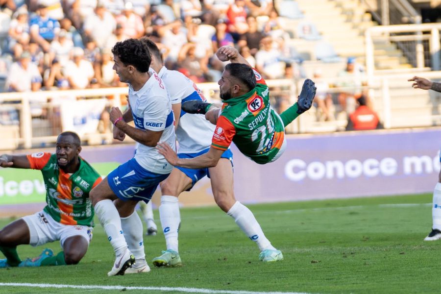 En vivo: la UC y Cobresal empatan en una guerra de goles