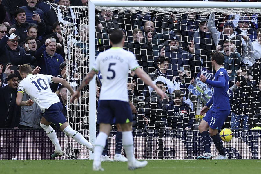 El Tottenham triunfa en el derbi y sigue hundiendo al Chelsea