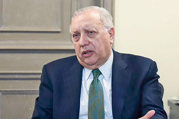 Defensa de empresario Álvaro Saieh: “Querellas carecen de respaldo jurídico”