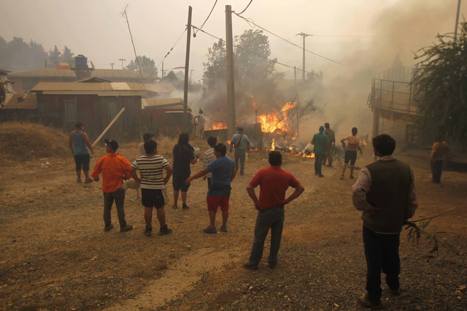 Informalidad laboral golpea regiones afectadas por incendios y en el norte se dispara entre los extranjeros