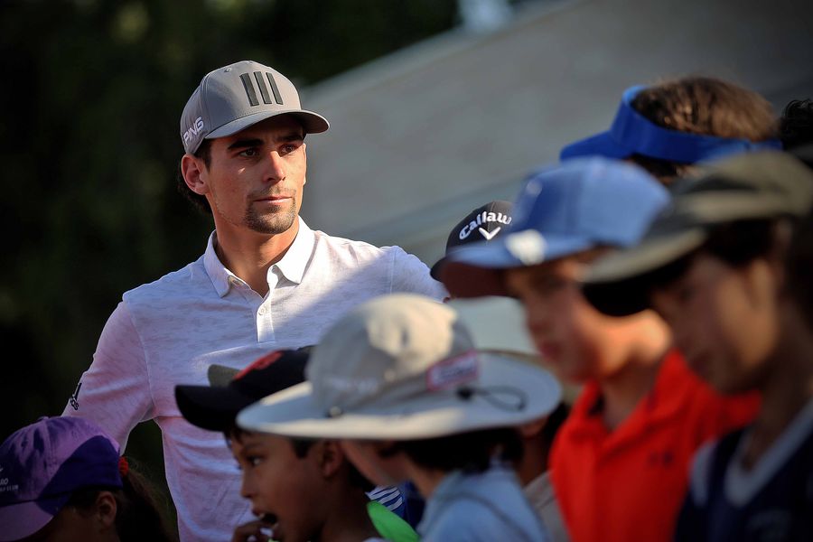 Joaquín Niemann termina entre los cinco mejores y Mito Pereira roza el top ten en la antesala del LIV en Omán