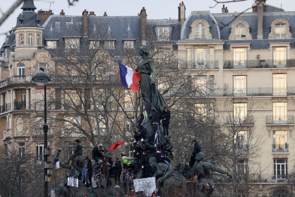 Las protestas en Francia ponen a prueba la determinación del Gobierno sobre reforma a las pensiones