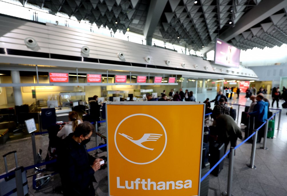 Lufthansa suspende todos sus vuelos tras problemas informáticos por posible corte de cable de banda ancha