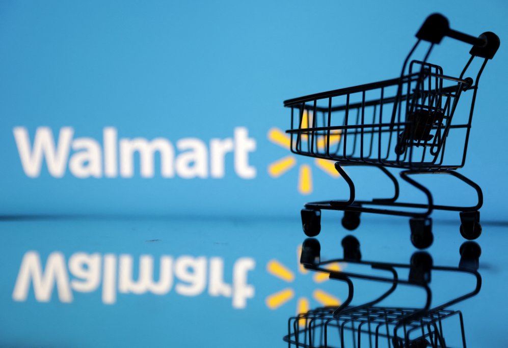 Walmart ve más débiles sus resultados en 2023 y se muestra prudente sobre perspectivas económicas