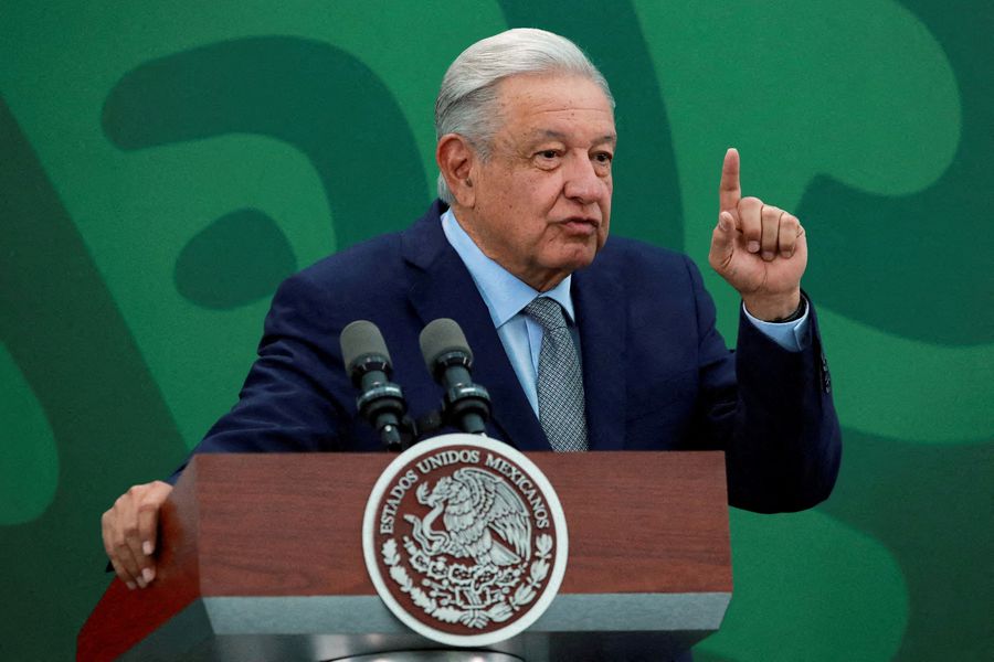 Columna de Enrique Krauze Los fastidiosos cr ticos de AMLO