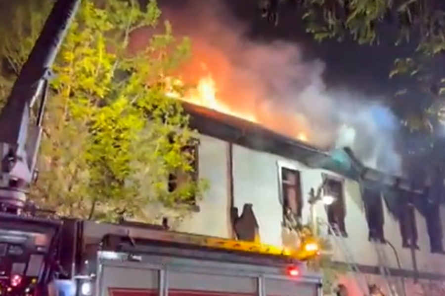 Más De 100 Voluntarios De Bomberos Trabajan En Apagar Incendio De ...