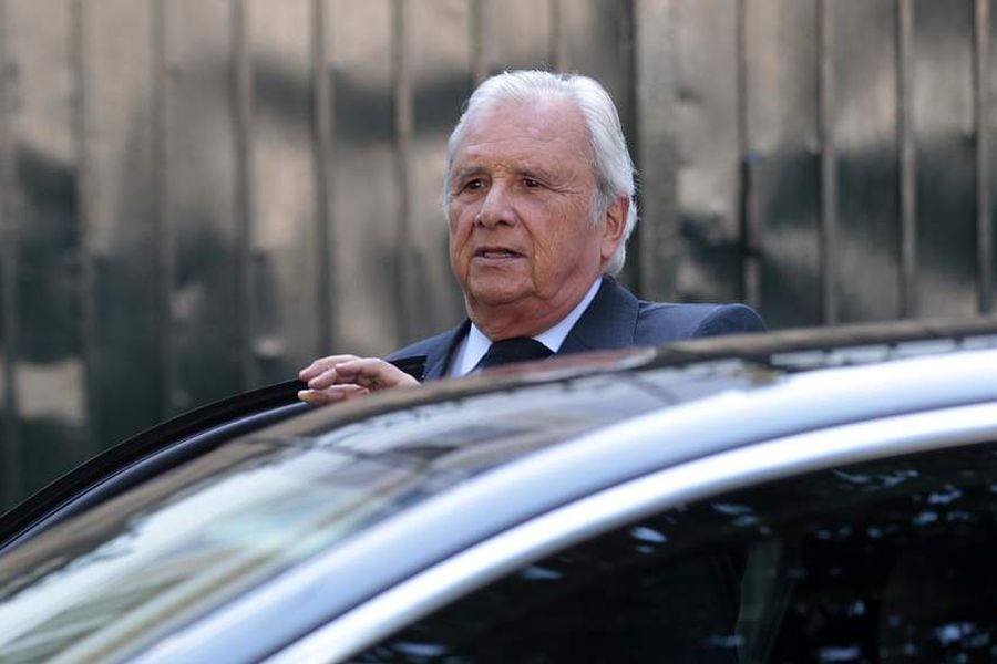 Jonás Gómez presenta querella en contra Herman Chadwick