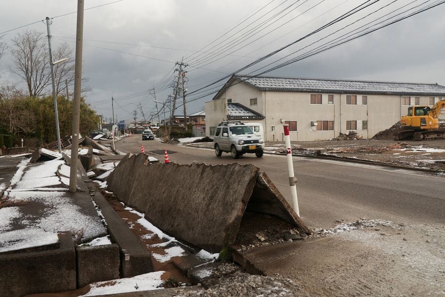 Aumentan a 180 los muertos por el terremoto de Año Nuevo en el oeste de Japón