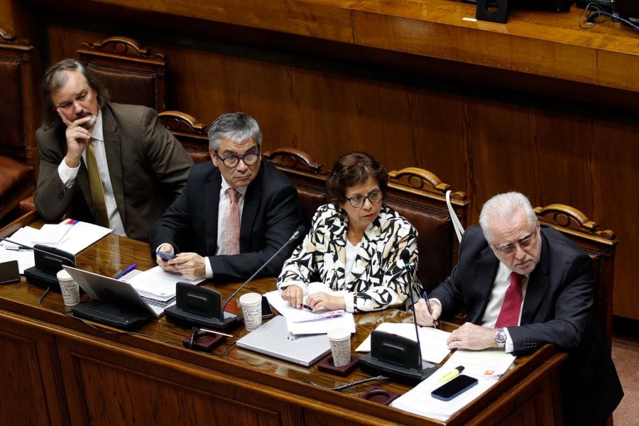 Senados plantean reparos al acuerdo Codelco-SQM