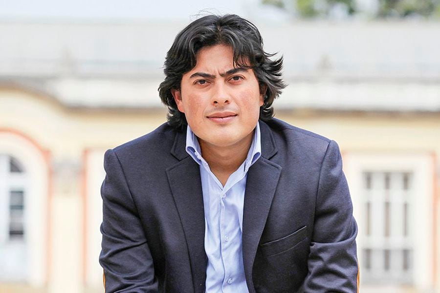 Fiscalía de Colombia imputa a hijo de Petro por presuntos delitos de blanqueo de capitales y enriquecimiento ilícito
