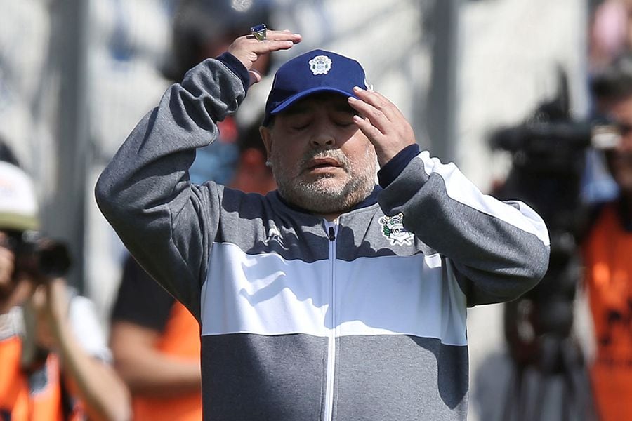 Hijo de Maradona asegura que su padre fue asesinado